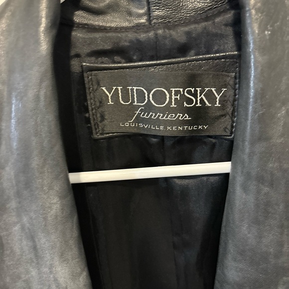 Yudofsky Furriers Leather Coat - Picture 8 of 12